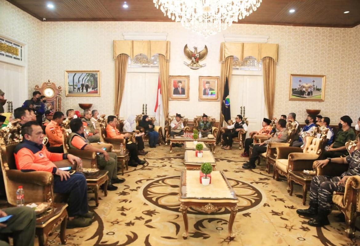 Prioritaskan Tolong Korban, Intensifkan Pencarian di Timbunan